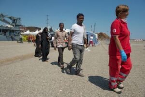 Migranti, Croce rossa accusata di furto di beni destinati ai migranti. Il Comune di Bari smentisce