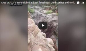 YOUTUBE Arizona, tempesta improvvisa, escursionisti trascinati dalla corrente tra le rocce: morti e feriti