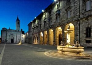 Ascoli Piceno: trovato cadavere in pieno centro