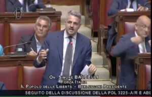Taglio vitalizi, emendamento provocazione di Baldelli (Fi): "Politici in galera" 