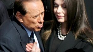Emilio Fede: "Silvio Berlusconi è ancora innamorato di Veronica Lario"