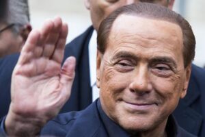 Italia civica: Berlusconi ha pronto il nuovo partito satellite per raccogliere i centristi in fuga