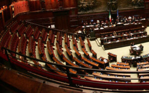 Vitalizi parlamentari, Camera approva abolizione: 348 sì, 17 contrari e 28 astenuti