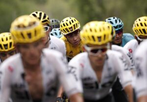 Tour de France, Froome resiste nella tappa più dura: Fabio Aru ora è 2°