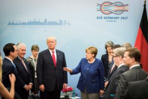 G20 Amburgo, accordo su libero commercio e intesa sul clima senza Usa. E Trump loda la Merkel
