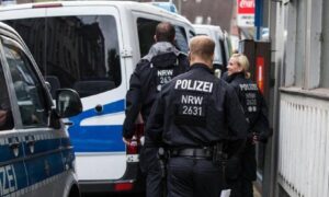 Germania: armato in una scuola, riesce a fuggire. Caccia all'uomo