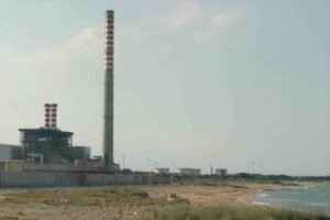 Siracusa, sequestro di impianti petrolchimici per rischio inquinamento