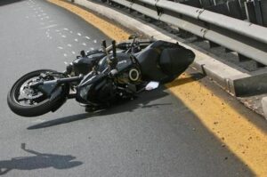 Ibiza, Alessandro Cetrullo morto: si schianta con la moto contro un camion