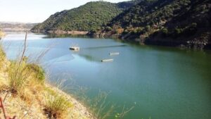Orroli, tre dispersi nel lago Mulargia: trovato un cadavere