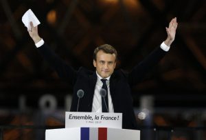 Macron a Las Vegas nel 2016 quand'era ministro: accuse di "favoritismo", scatta l'inchiesta 