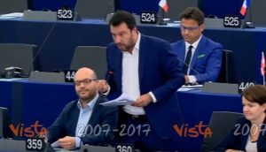 YOUTUBE Matteo Salvini attacca Parlamento europeo: "Basta regali a scafisti e banchieri"