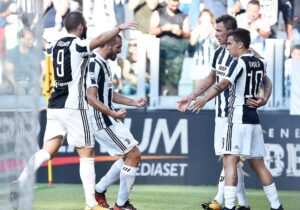 Serie A, la Juventus ha travolto il Cagliari. Primo rigore assegnato con il VAR