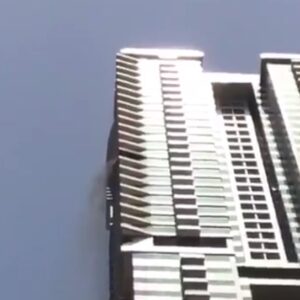Dubai, incendio in un altro grattacielo: in fiamme la Tiger Tower VIDEO