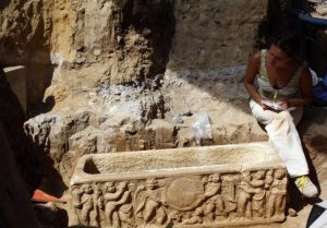 Roma, sarcofagi romani in marmo scoperti vicino allo Stadio Olimpico - FOTO