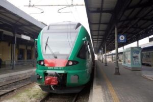 Padova, salgono sul treno per Roma ma dimenticano i figli sulla banchina