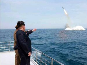 Corea del Nord lancia un altro missile: "Sorvolato spazio aereo Giappone"