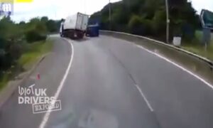 Inghilterra: autocarro schiaccia furgone VIDEO