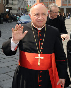 Cardinale Dionigi Tettamanzi morto: l'ex arcivescovo di Milano aveva 83 anni