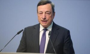 Mario Draghi presidente della Bce (Ansa) 
