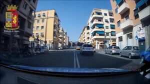YOUTUBE Genova, inseguimento al cardiopalma volante vs scooter: in mezzora 6500 euro di infrazioni