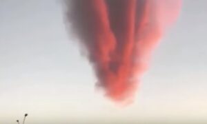 YOUTUBE Meteorite o nuvola rossa? In Brasile lo strano fenomeno