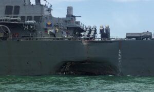 Singapore, nave da guerra Usa urta una nave cisterna: 10 marinai dispersi
