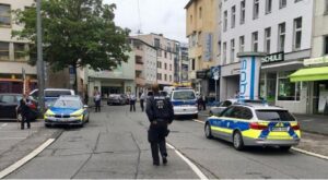 Germania, ucciso un uomo a coltellate a Wuppertal: aggressore in fuga 