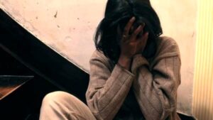 Bari, abusi su minorenne: arrestati due uomini