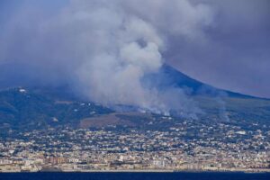 Vesuvio e Campi Flegrei, eruzione possibile "Tre milioni di persone a rischio"