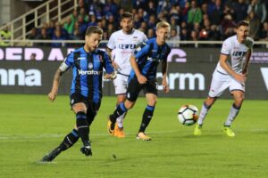Atalanta-Crotone 5-1, Gomez video gol cucchiaio rigore. Pagelle e tabellino