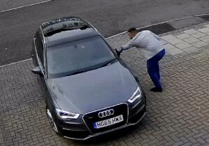 YOUTUBE Audi da 35mila euro rubata così: quello che accade è incredibile