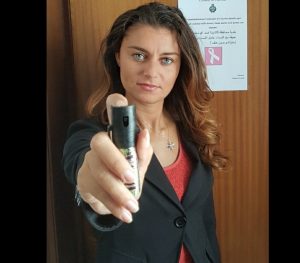 Cascina (Pisa), sindaco Susanna Ceccardi: "Dopo Rimini, spray al peperoncino gratis alle donne e scritte in arabo"