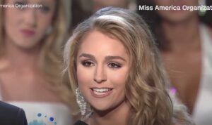 YOUTUBE Miss Texas contro Trump: "Quello dei neonazi a Charlottesville è stato un attentato terroristico"