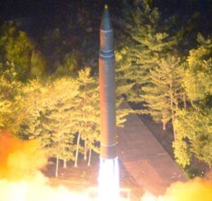 Corea del Nord lancia un nuovo missile verso il Giappone