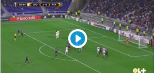 Papu Gomez video gol Lione-Atalanta: punizione per zittire Fekir