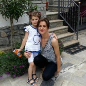 Perosa Argentina (Torino), uccide la figlia di 6 anni con una coltellata e si toglie la vita
