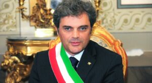 Massimo Bergamin (Lega), la proposta choc del sindaco: "Braccialetto elettronico per tutti i migranti"