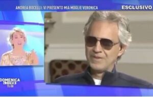 YOUTUBE Barbara D'Urso gaffe con Andrea Bocelli: "Vedrai con i tuo occhi, vedrai, vedrai...."