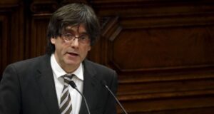 Carles Puigdemont, chi è l'uomo che fa tremare la Spagna?