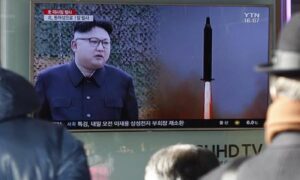 Corea del Nord: "Trump ci ha dichiarato guerra. Pronti ad abbattere caccia Usa"
