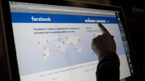 Facebook nei guai negli Usa: ha venduto spazi pubblicitari ai russi nel 2016