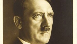 Adolf Hitler, la rubrica dei nazisti venduta all'asta per 37mila euro