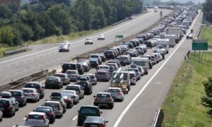 A14, incidente tra autocisterna, furgone e tir: autostrada chiusa tra Loreto e Civitanova