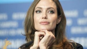 Angelina Jolie: "Potrei tornare con Brad Pitt se ha imparato la lezione"