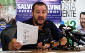 Lega Nord, Matteo Salvini: "Per una settimana tutti via dal Parlamento"
