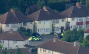 Attentato Londra, blitz polizia nel Surrey, evacuato intero quartiere