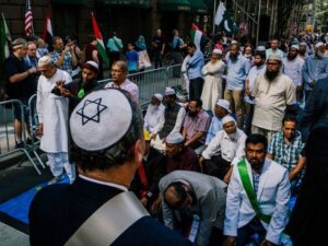 New York, parata musulmana guidata da un rabbino