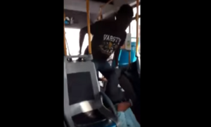Parma, l'autista del bus aggredito da un migrante indagato per percosse