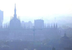 Italia Paese con l'aria più inquinata d'Europa e record di morti