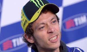 Valentino Rossi dimesso: "Il 15 ottobre sarò in pista al MotoGp del Giappone"